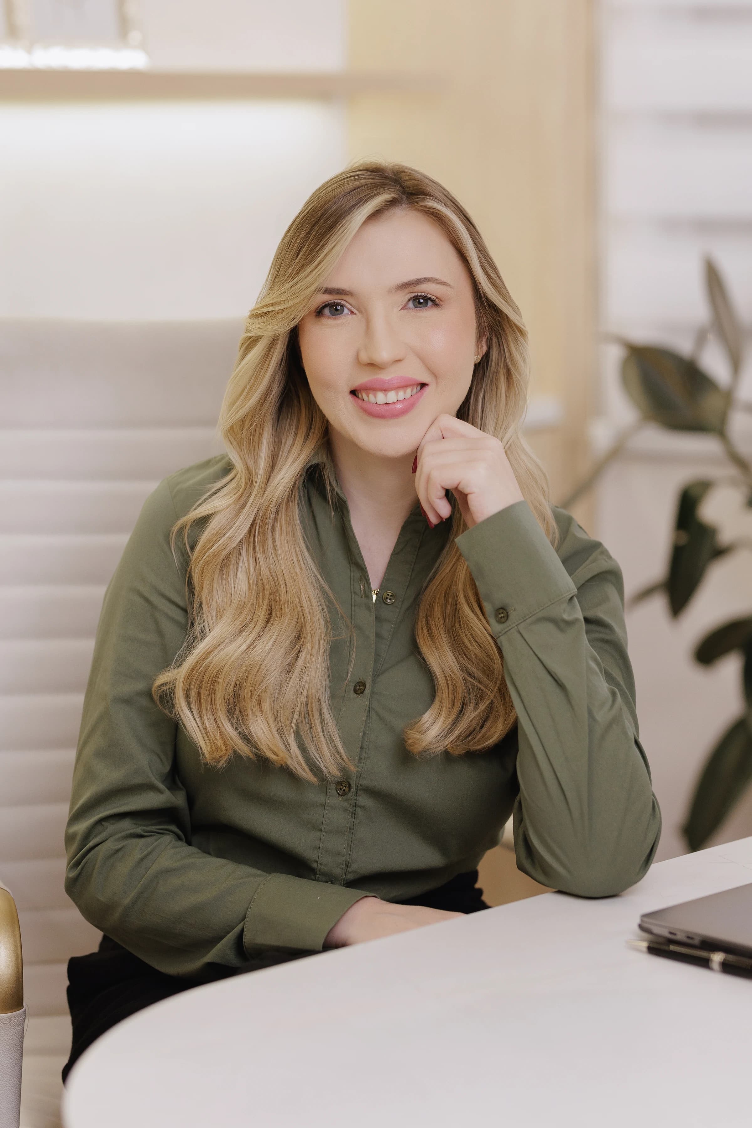 Dra. Débora Di Matteo no consultório no Jardins, São Paulo · avaliação de risco cardiovascular e perfil lipídico